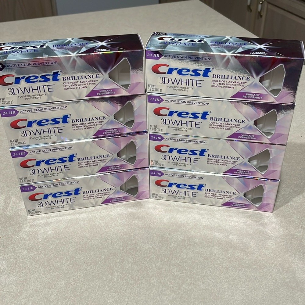 Lot of 8 Crest Brilliance 3D White